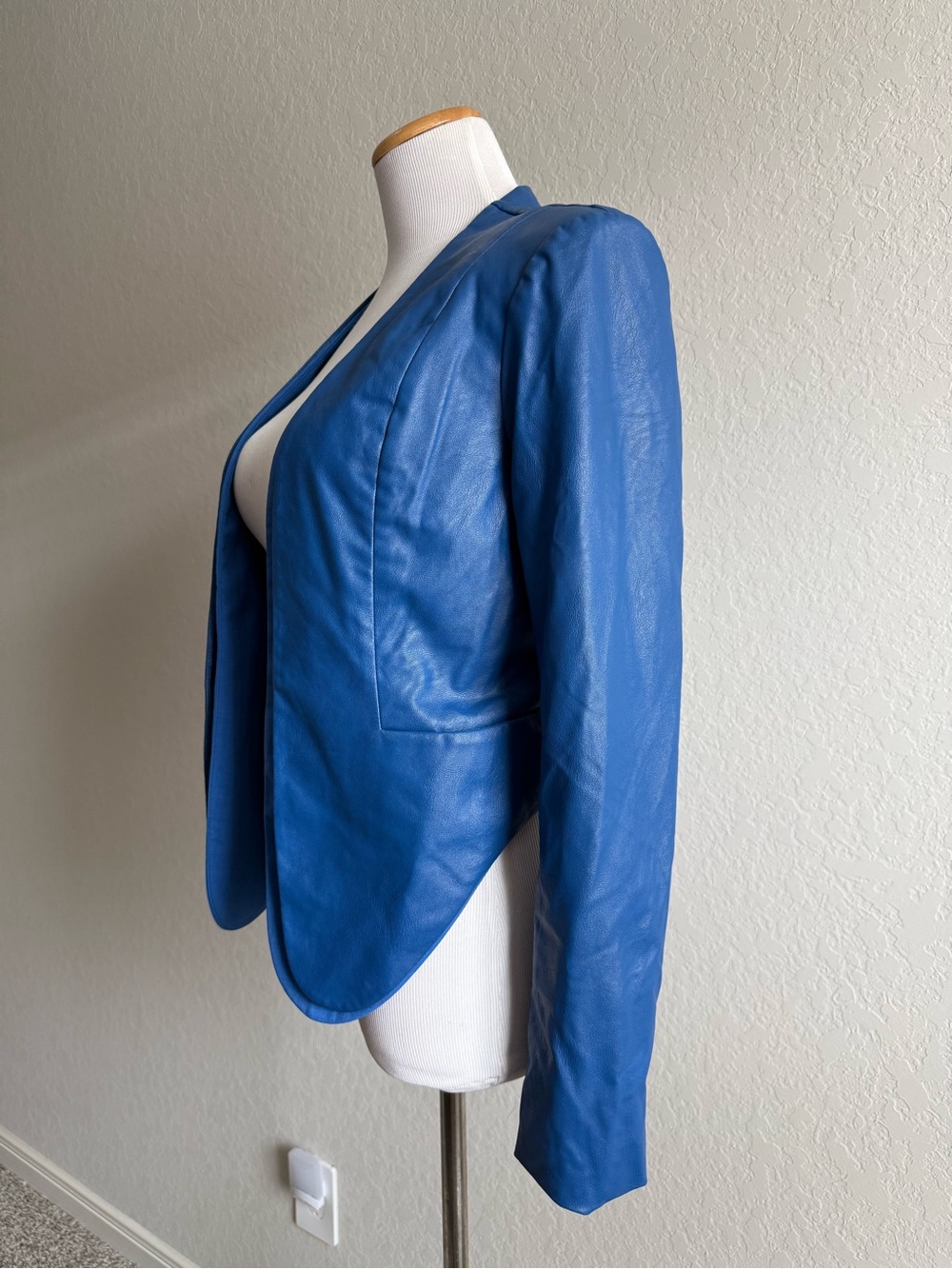 Luxe Apothetique Cropped Vegan Leather Blazer